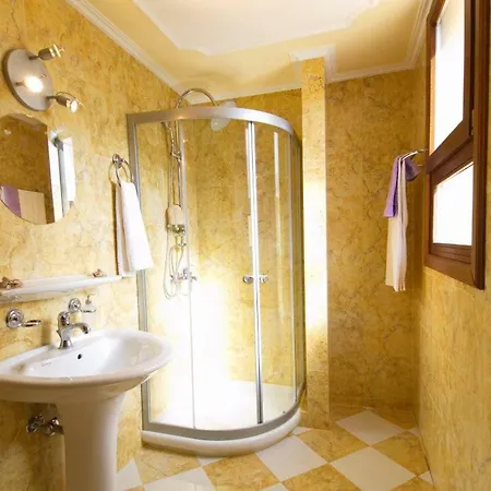 Vila Sleeps 5
