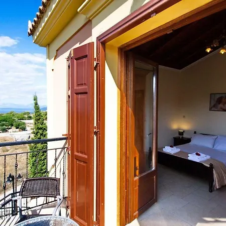 Vila Sleeps 5 Katsaráta